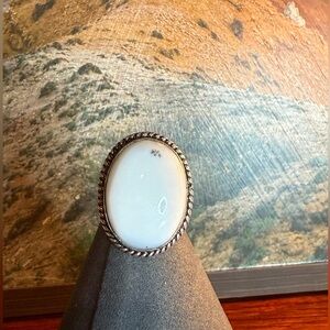 Sterling Silver White Agate Chalcedony Ring Southwestern Rope Bezel Size 7–7.25